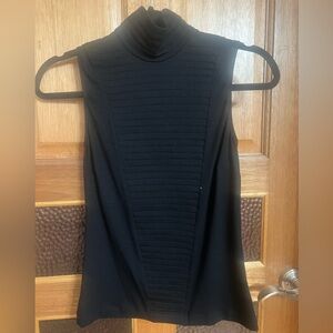 AKRIS PUNTO size 6 Black Sleeveless Turtleneck Top
